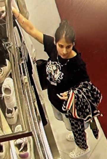 Photo of female suspect