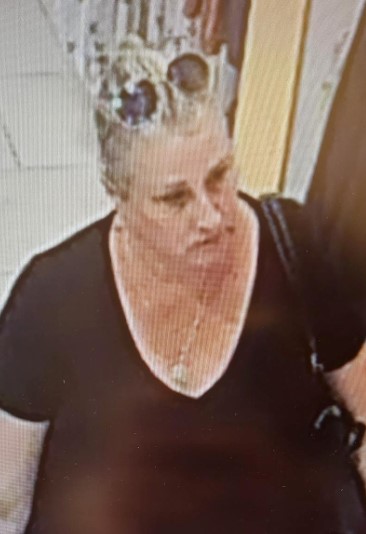Photo of female suspect