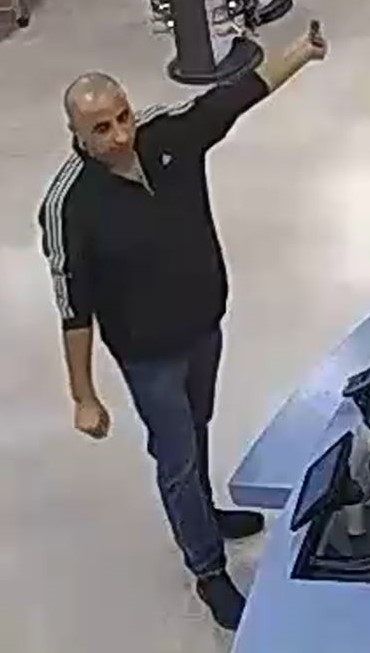 Photo of male suspect