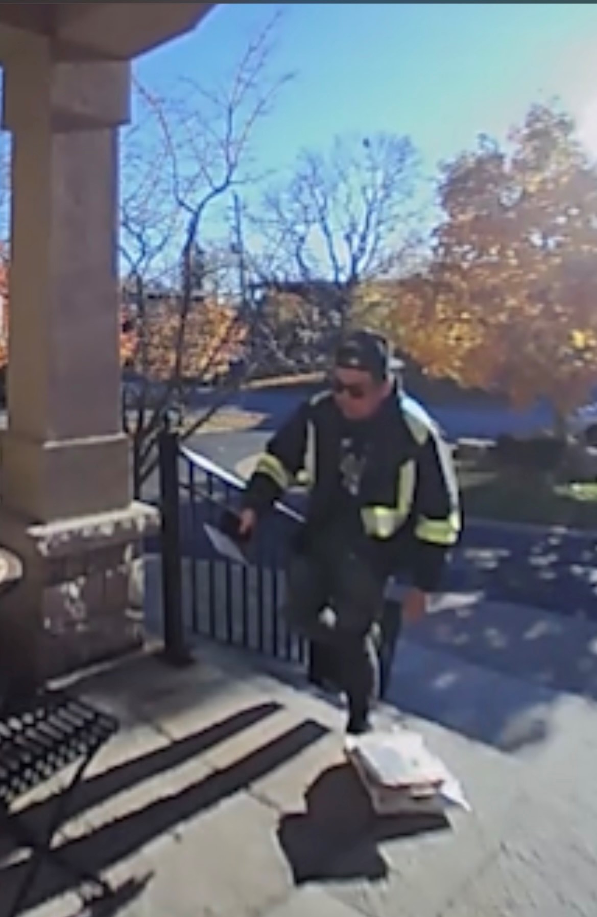 Photo of male suspect