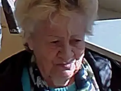 Photo of female suspect