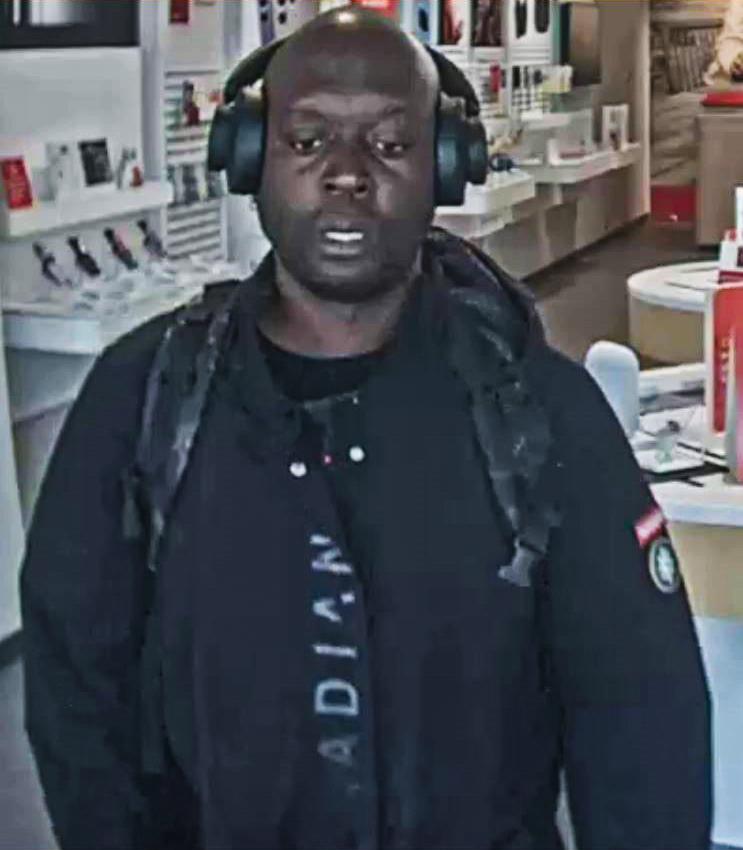 Photo of male suspect